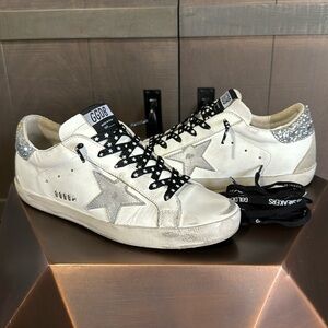 Golden Goose Super Star ✨ White & Silver
Glitter / 39